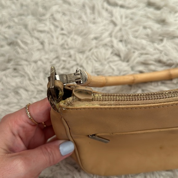 Gucci shoulder bag w bamboo handle - Picture 4 of 5